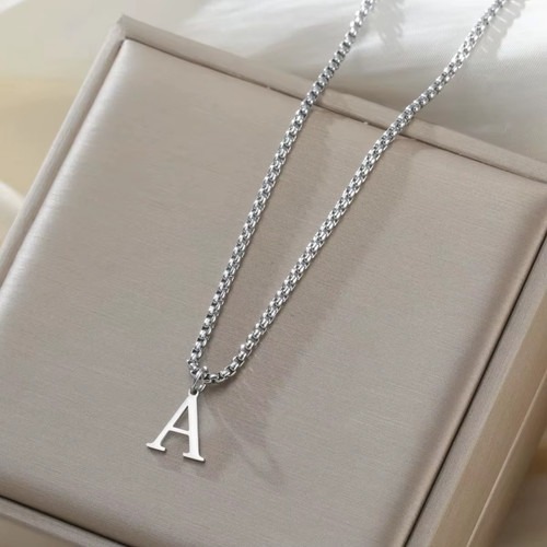 Collana con ciondolo iniziale - con,