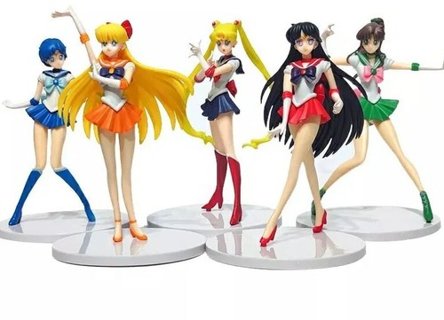 Sailor moon figurine statuette - moon,