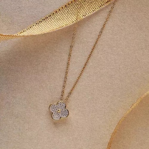 Collana con ciondolo