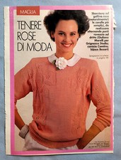 MAGLIA TENERE ROSE DI MODA GIULIANO MARELLI-GRIGNASCO STUDIO-RITAGLIO GIORNALE