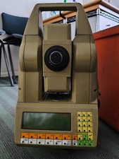 stazione totale leica