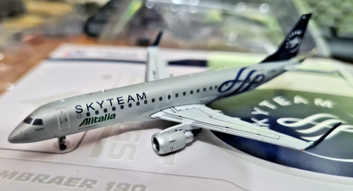 Alitalia skyteam embraer - alitalia,