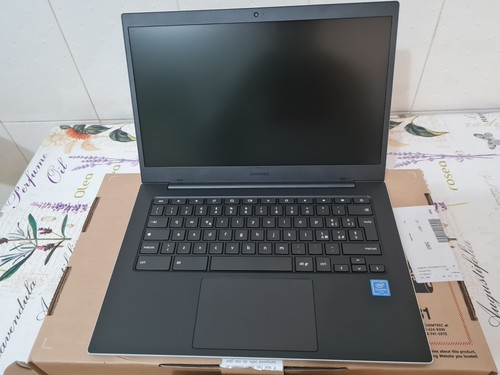 Book samsung chromebook - book,