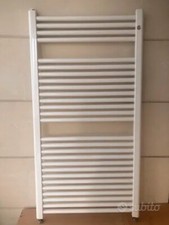 Termosifone idraulico d'arredo, termoarredo, scaldasalviette Tubor usato. Bianco