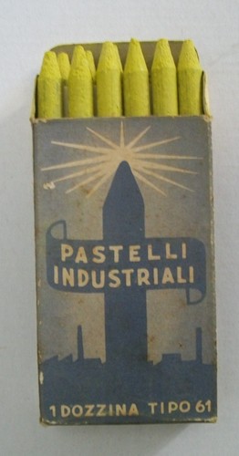 Scatola con pastelli - con,