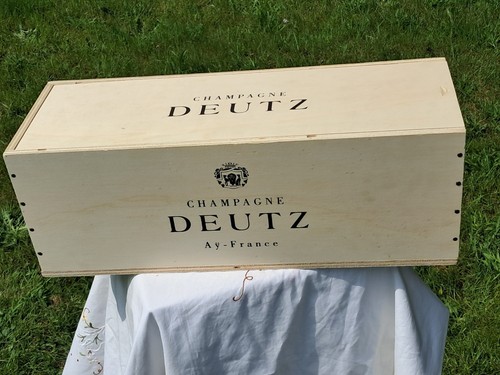 Beautiful wooden champagne - , box