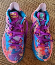 Kyrie 4 Low 1 World 1 People -
