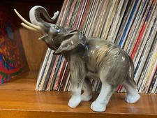 Statuetta Elefante in porcellana Royal Dux