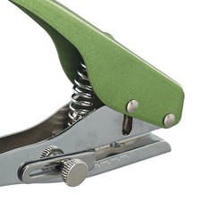 Strumento perforatore fori