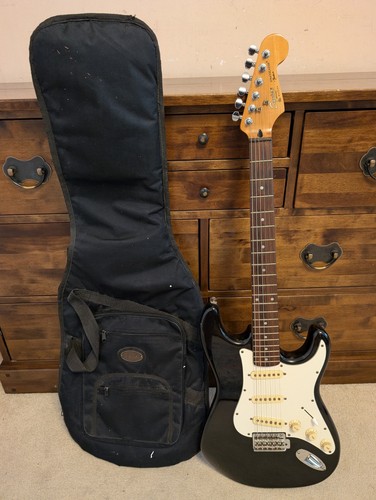 Fender squier stratocaster - ,