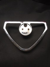 Scudo Centrale Alfetta GTV 2000/2500 su calandra anteriore