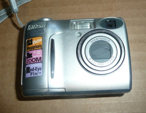 Nikon coolpix 5600 3x - 5.1m,