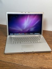 Apple MacBook Pro 15" (2,4 GHz Core 2 Duo / 4 GB di RAM senza alimentatore