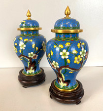 COPPIA VASO CLOISONNE CINESE BRONZO SMALTO DECORO FLOREALE BLU BASE LEGNO 16cm/h
