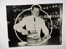 BAR BARMAN Albert Von Der Lely Hotel de L'Europe Amsterdam old photo STOCK Tries