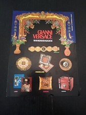 1993 GIANNI VERSACE FOULARD BORSE PORCELLANE OROLOGI ACCESSORI VINTAGE AD PUB