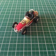 Mini auto rossa e oro numero