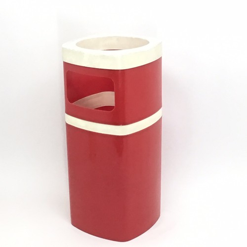 Red withe space age 70s - red,