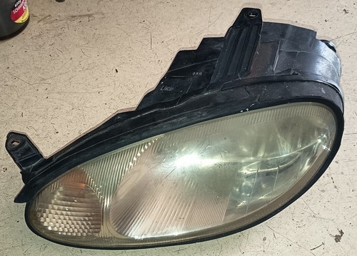 Faro proiettore anteriore