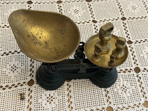 Vintage cast iron balance - cast,