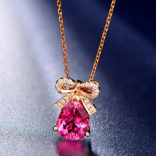 Collana con ciondolo goccia