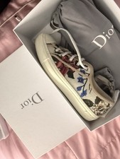 Christian Dior Walk N’ Dior