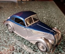 SCHUCO CLASSIC 1/18 - BMW 327
