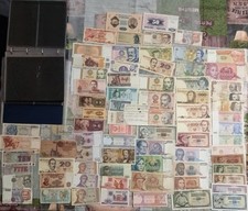 Lotto Banconote N 5 Con Raccoglitore Completo Di Fogli N 40 E Di N 74 Banconote