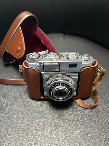 Macchina fotografica antica