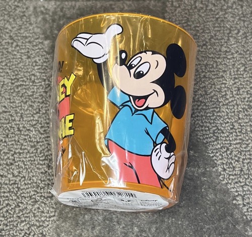 Tazza plastica arancione