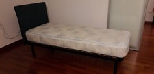 letto singolo con materasso a