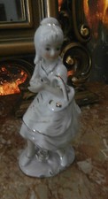 figurina in porcellana da