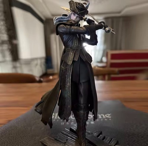Bloodborne action figure lady - bloodborne,