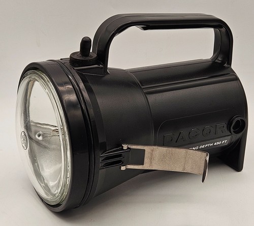 Torcia luminosa subacquea