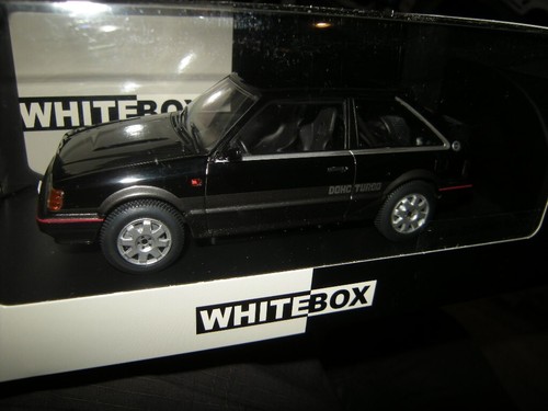 Scatola bianca mazda 323 - bianca, 1:24