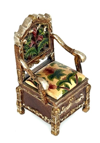 Sedia decorata vintage