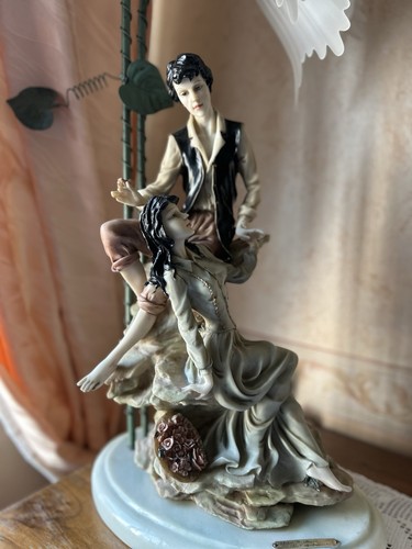 Statua capodimonte con lampada - statua,