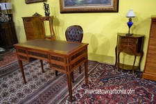 Scrivania da centro stile