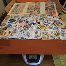 Francobolli mondiali su carta