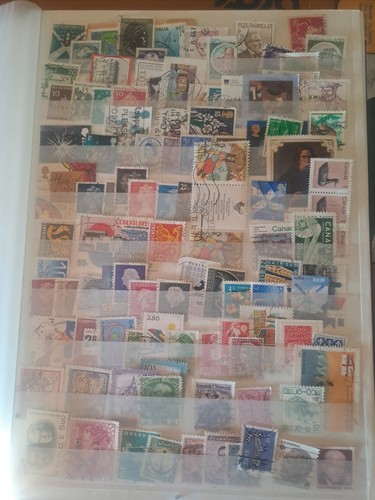 Lotto 100 francobolli - di,