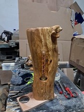 Lampada da tavolo in legno di