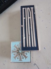 BADGE ORIGINALE FIAT FRIGORIFERO  ANNI 50/60 , BADGE DI   11,5 X 5 CM