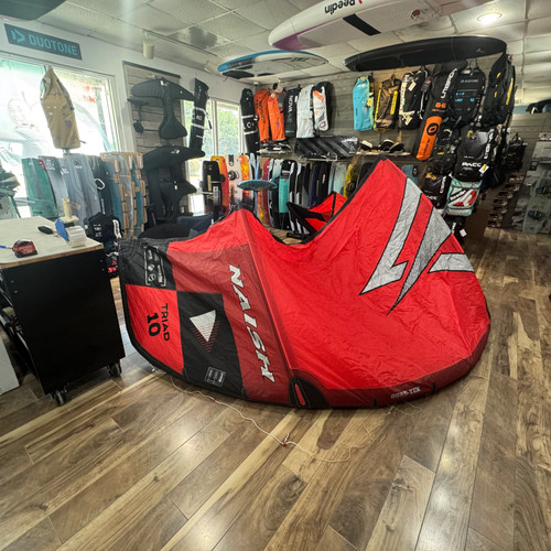 Used naish triad 10m - 24/25,
