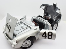 Modellino auto scala 1:18