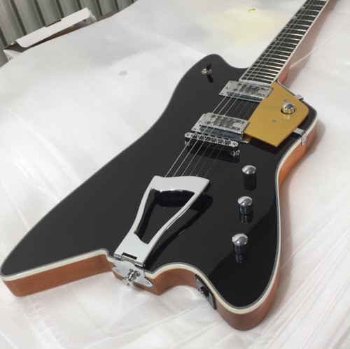 Nuova chitarra elettrica