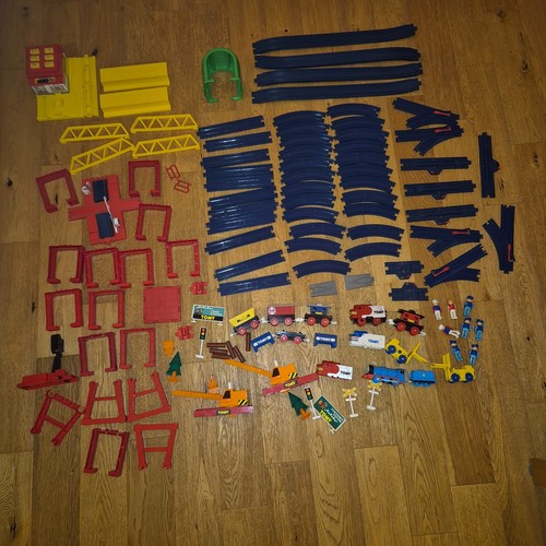 Vtg 80s tomy train set - vtg,