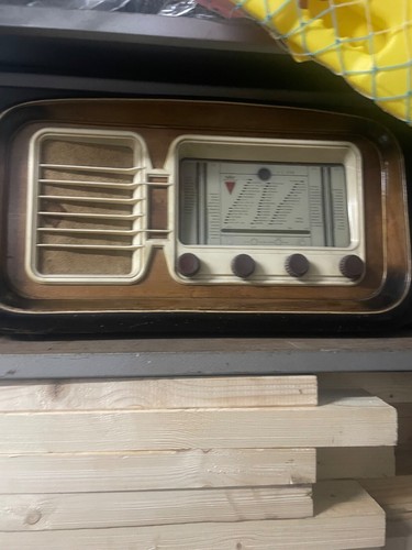 Antica radio valvole anni - a,