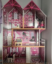 casa di barbie O Bambole
