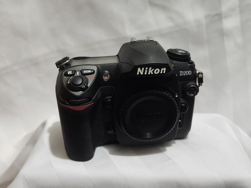 Nikon d200 digital slr - 10.2,