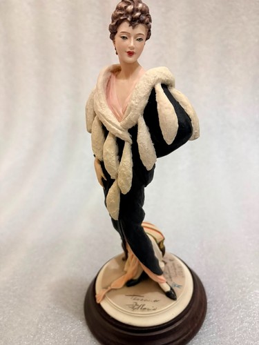 Costume statuina italiana